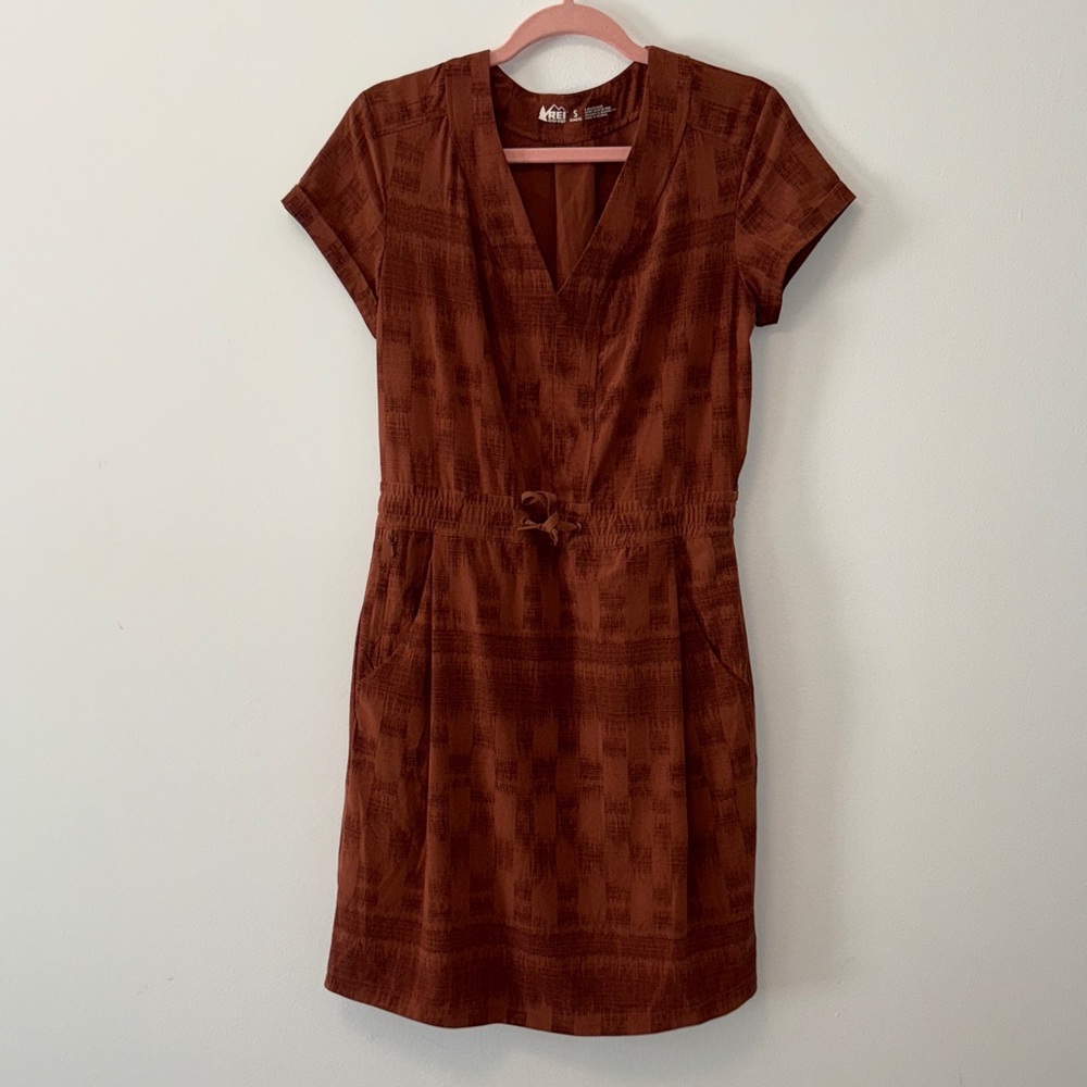 REI Rust Short Sleeve Mini Dress